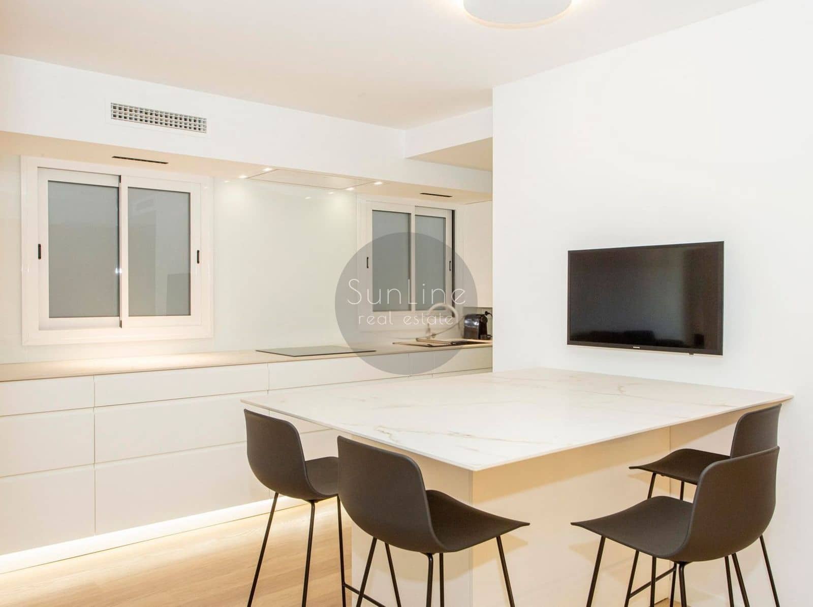 Piso de 3 habitaciones en València ciudad en alquiler con garaje - 2.700 € (Ref: 10179665)