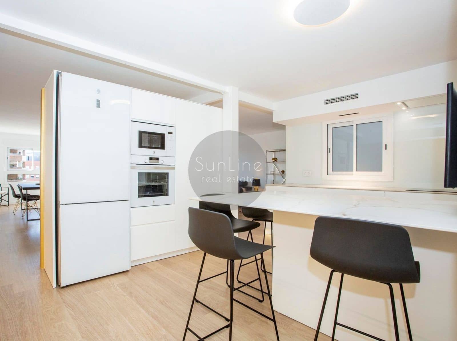 Piso de 3 habitaciones en València ciudad en alquiler con garaje - 2.700 € (Ref: 10179665)