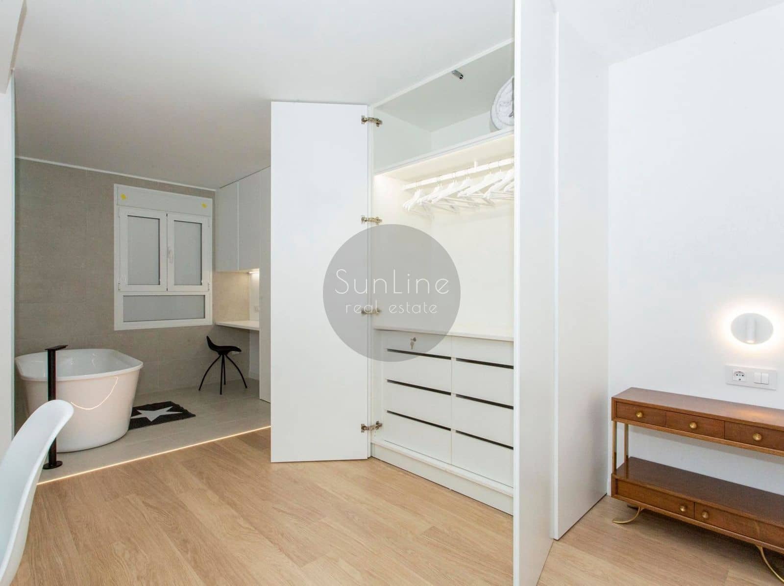 Piso de 3 habitaciones en València ciudad en alquiler con garaje - 2.700 € (Ref: 10179665)