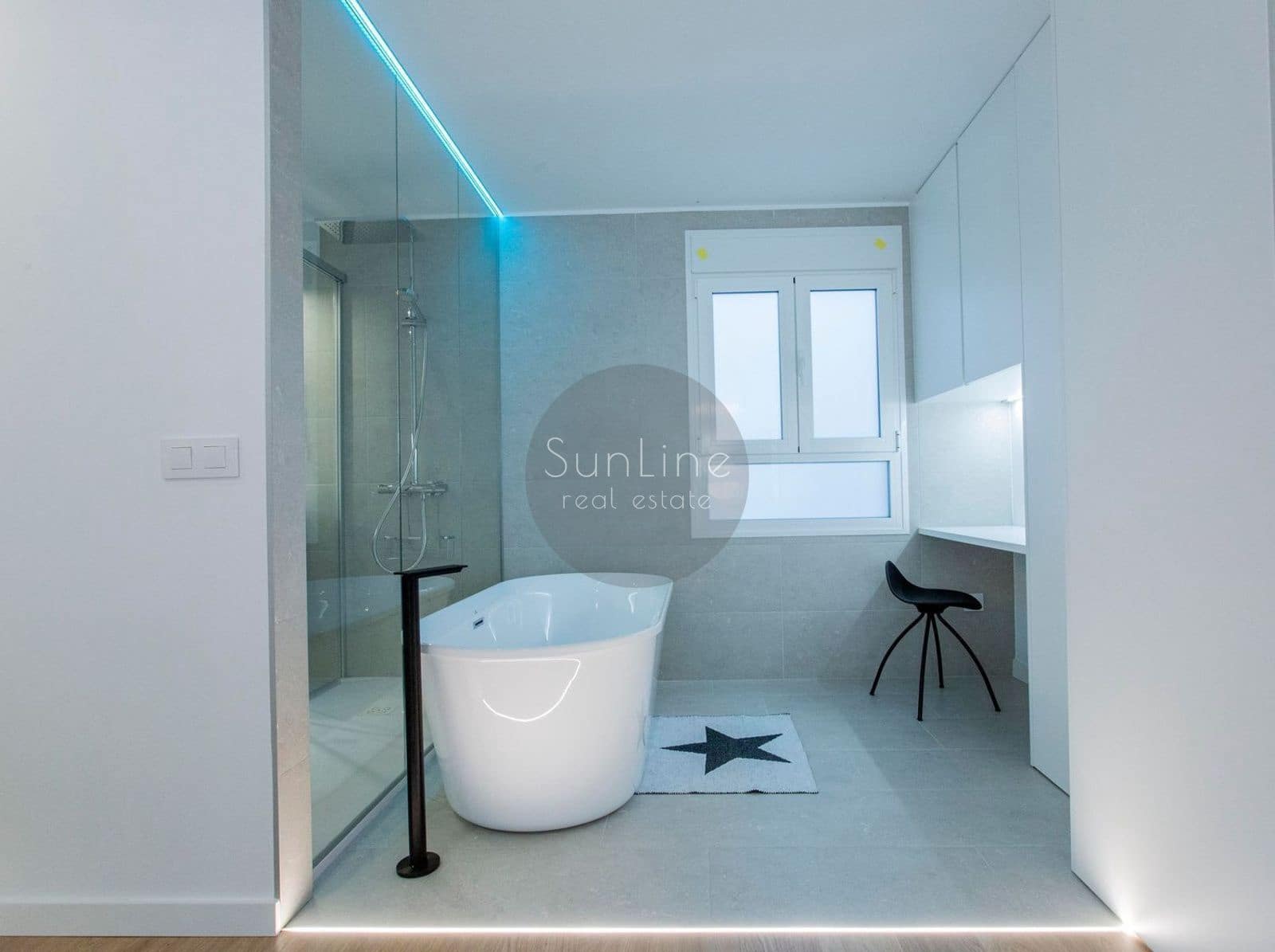 Piso de 3 habitaciones en València ciudad en alquiler con garaje - 2.700 € (Ref: 10179665)
