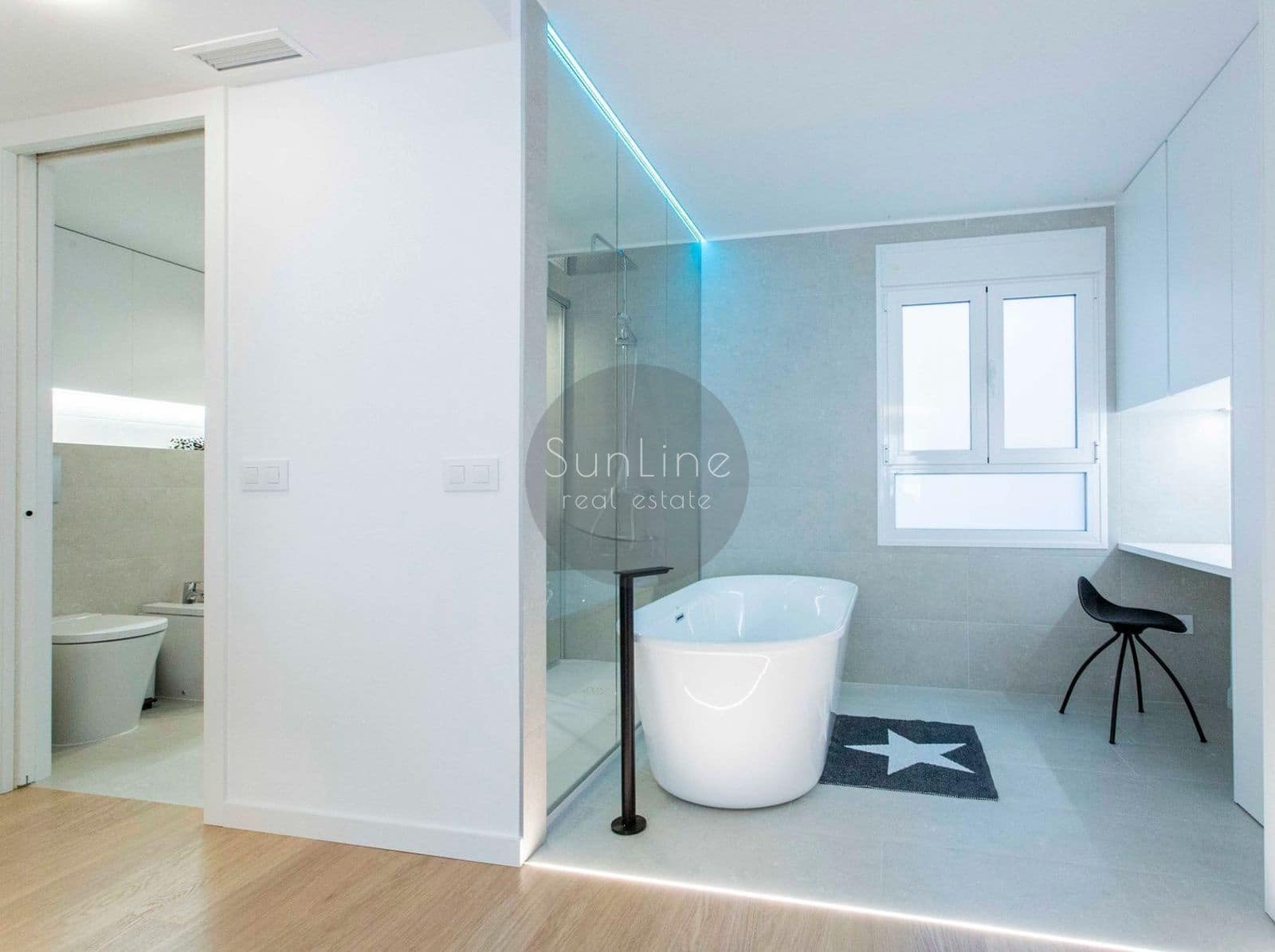 Piso de 3 habitaciones en València ciudad en alquiler con garaje - 2.700 € (Ref: 10179665)