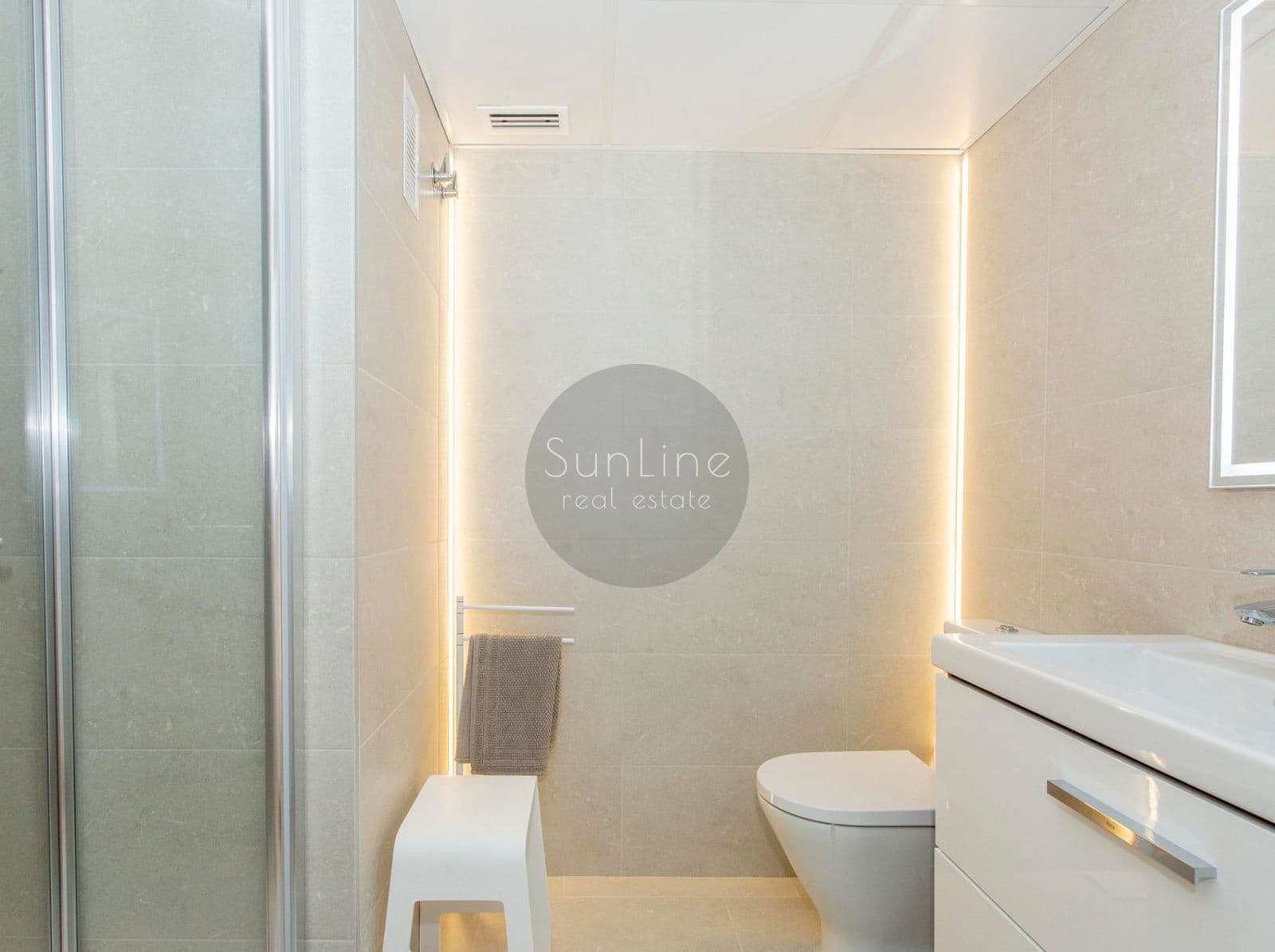Piso de 3 habitaciones en València ciudad en alquiler con garaje - 2.700 € (Ref: 10179665)