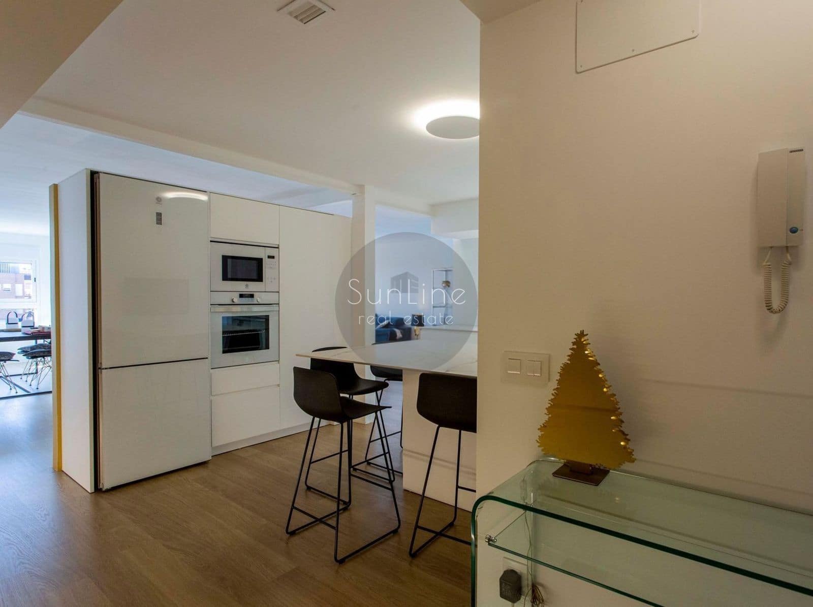 Piso de 3 habitaciones en València ciudad en alquiler con garaje - 2.700 € (Ref: 10179665)