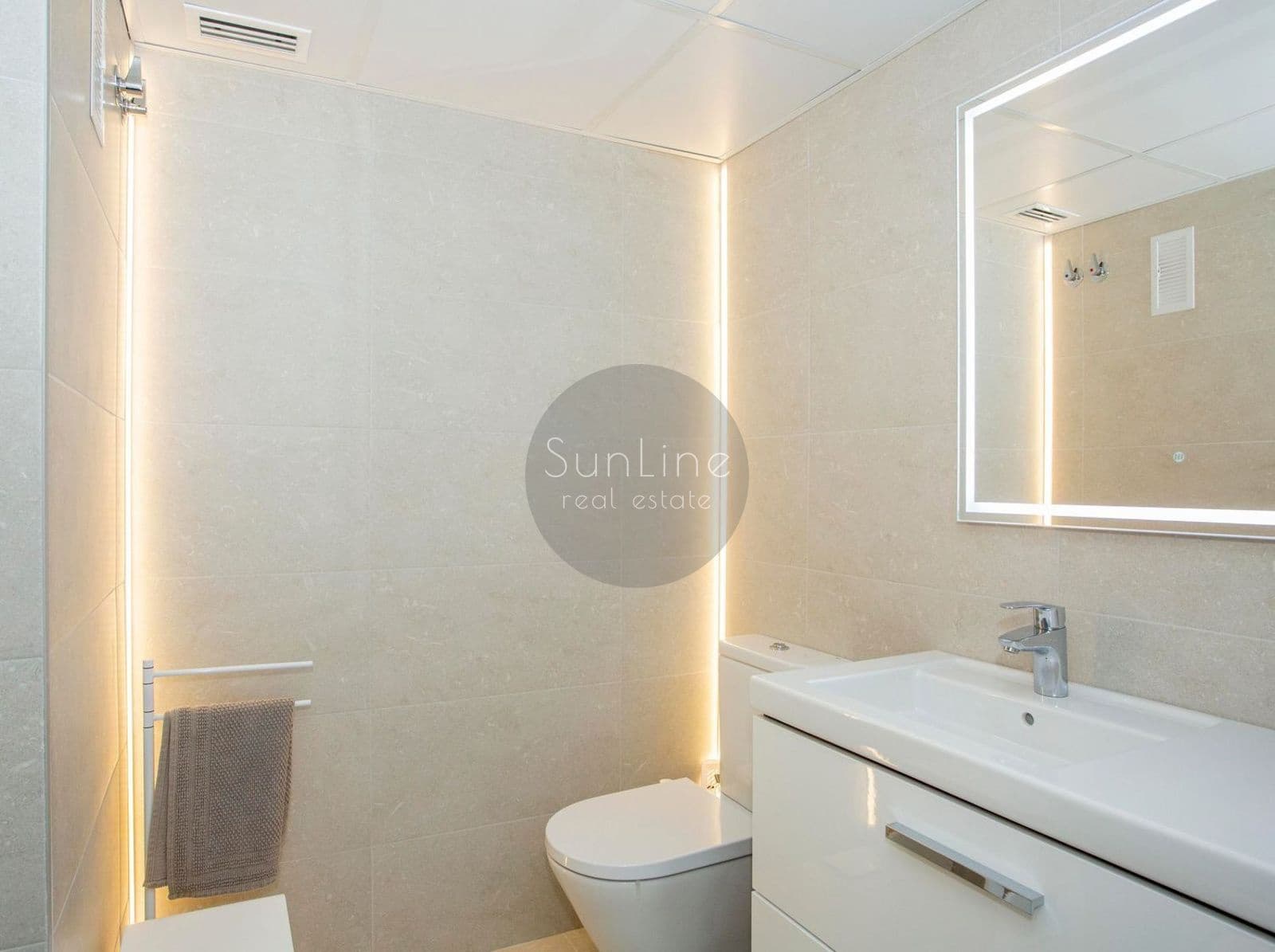 Piso de 3 habitaciones en València ciudad en alquiler con garaje - 2.700 € (Ref: 10179665)