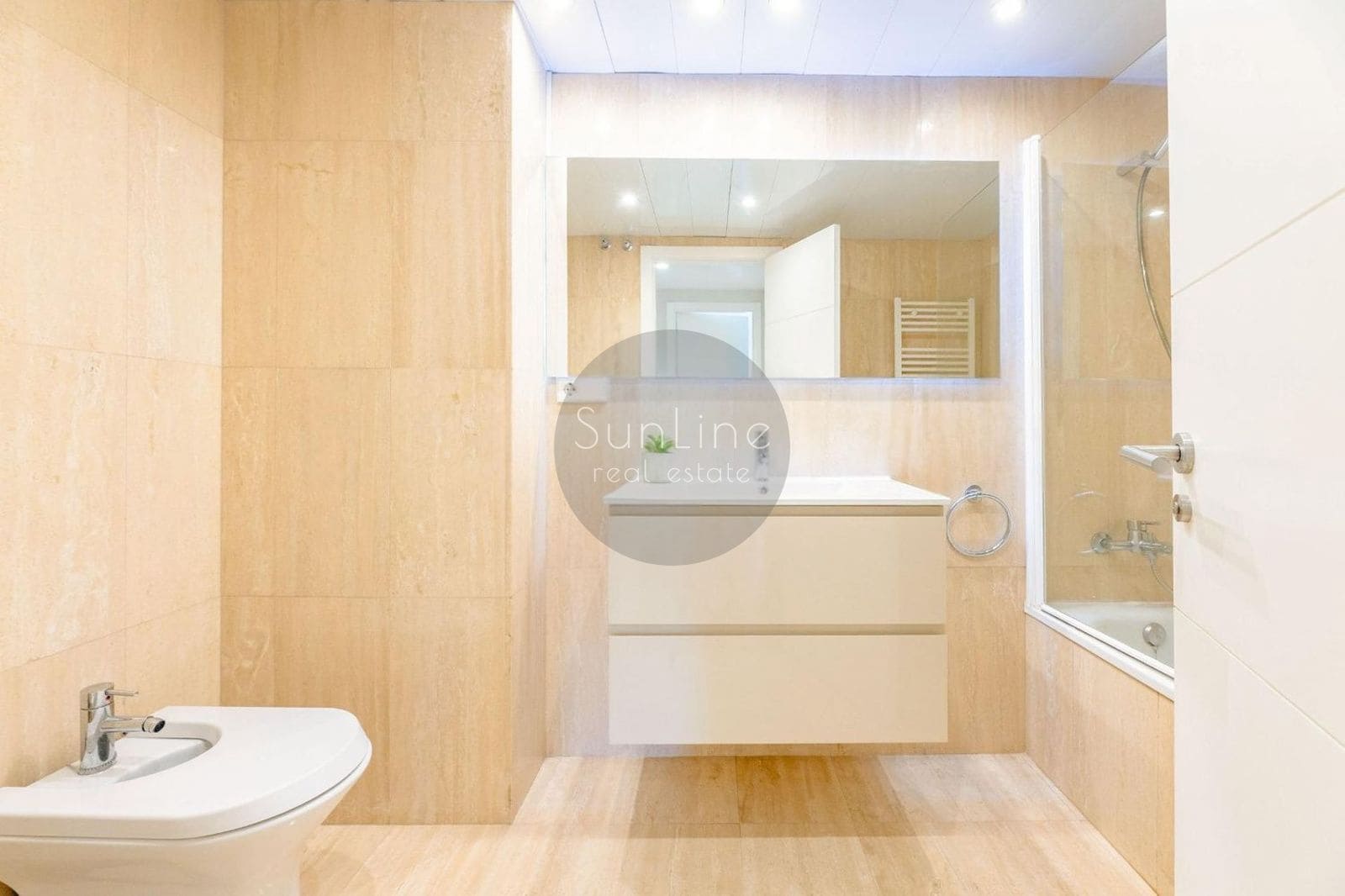 2 quarto Apartamento para arrendar em Valencia cidade com piscina garagem - 1 950 € (Ref: 10181725)