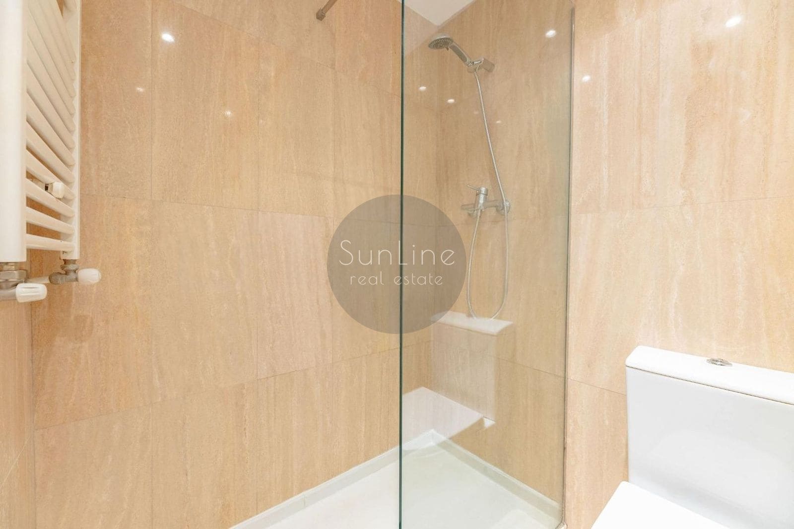2 quarto Apartamento para arrendar em Valencia cidade com piscina garagem - 1 950 € (Ref: 10181725)