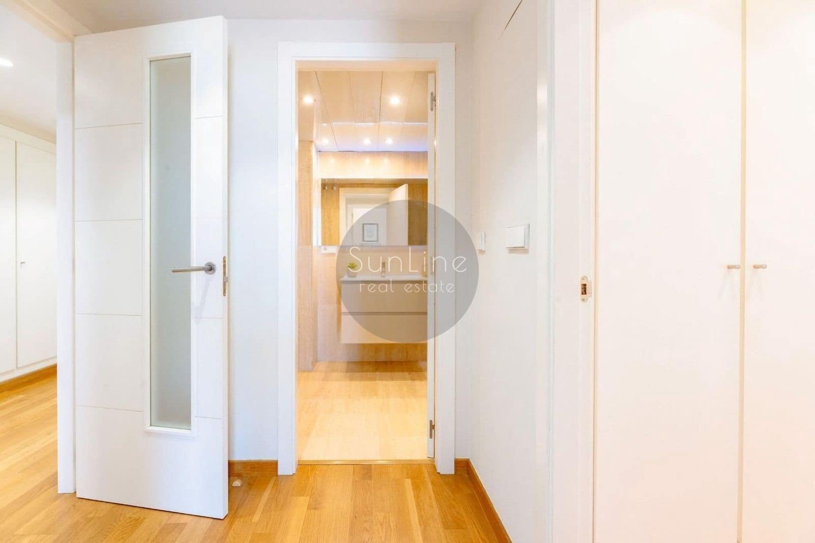 2 quarto Apartamento para arrendar em Valencia cidade com piscina garagem - 1 950 € (Ref: 10181725)
