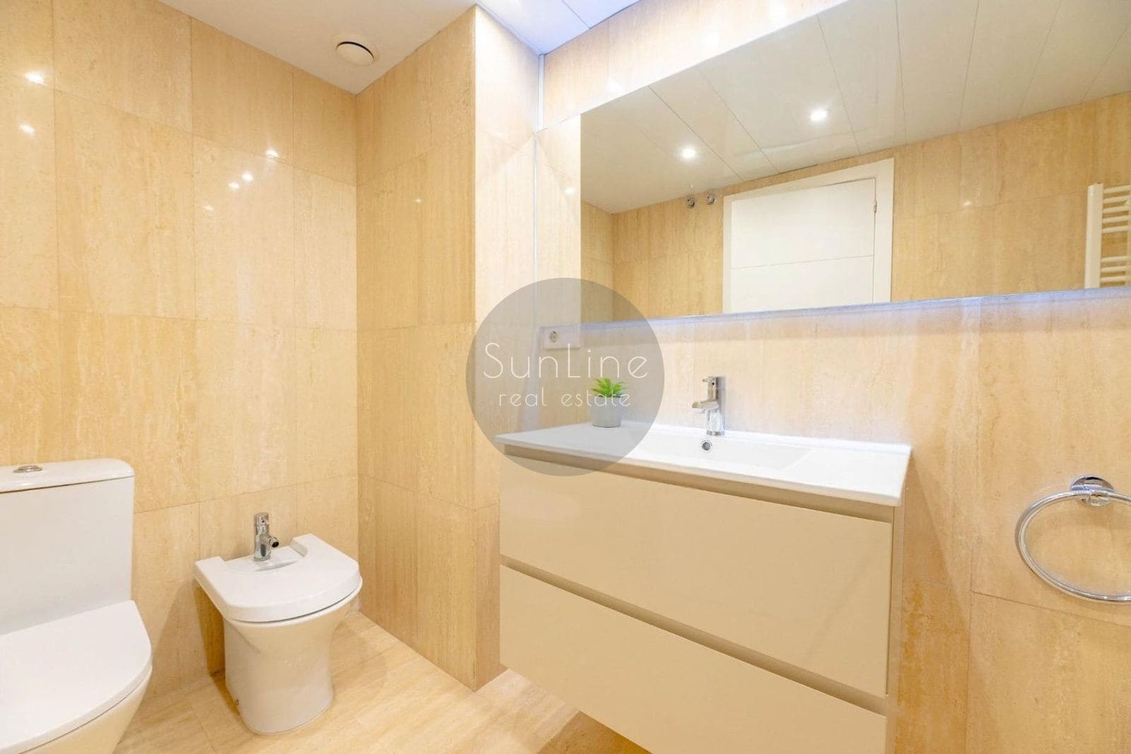 2 quarto Apartamento para arrendar em Valencia cidade com piscina garagem - 1 950 € (Ref: 10181725)