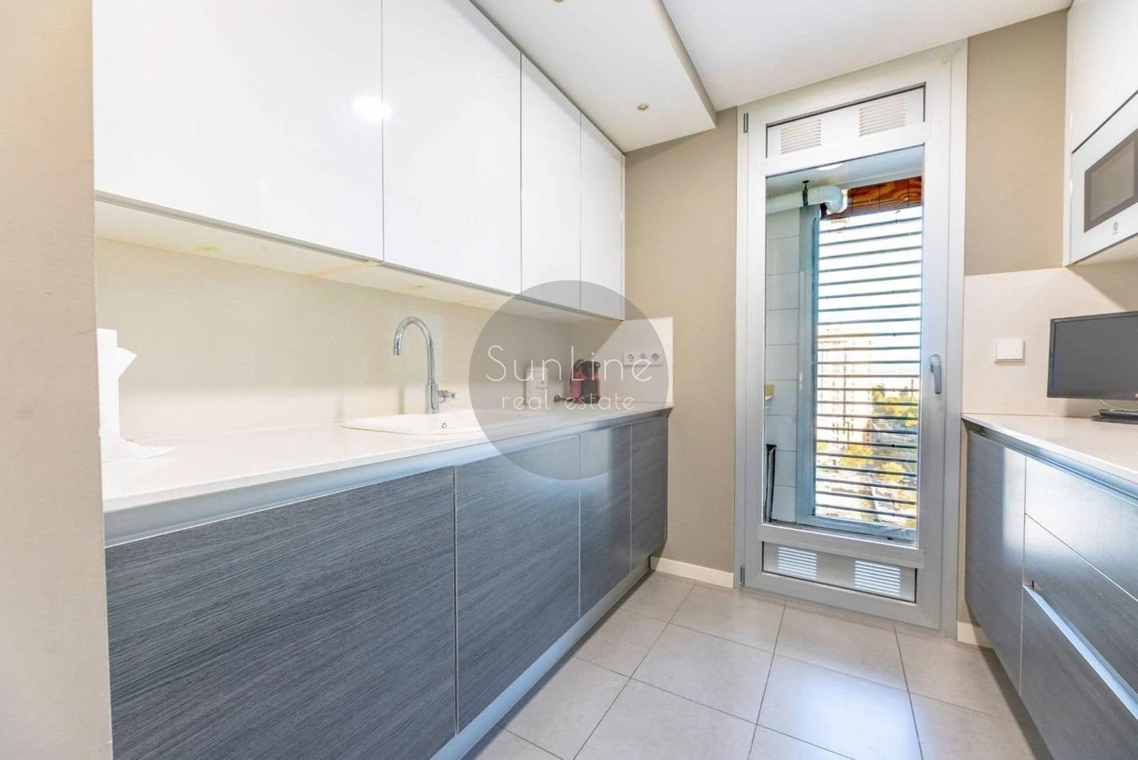 2 quarto Apartamento para arrendar em Valencia cidade com piscina garagem - 1 950 € (Ref: 10181725)