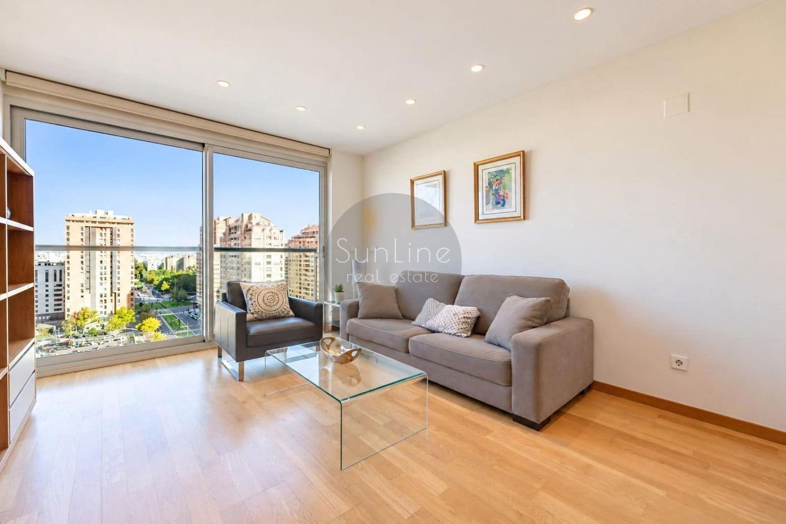 2 quarto Apartamento para arrendar em Valencia cidade com piscina garagem - 1 950 € (Ref: 10181725)