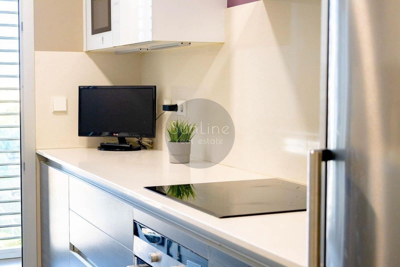 2 quarto Apartamento para arrendar em Valencia cidade com piscina garagem - 1 950 € (Ref: 10181725)