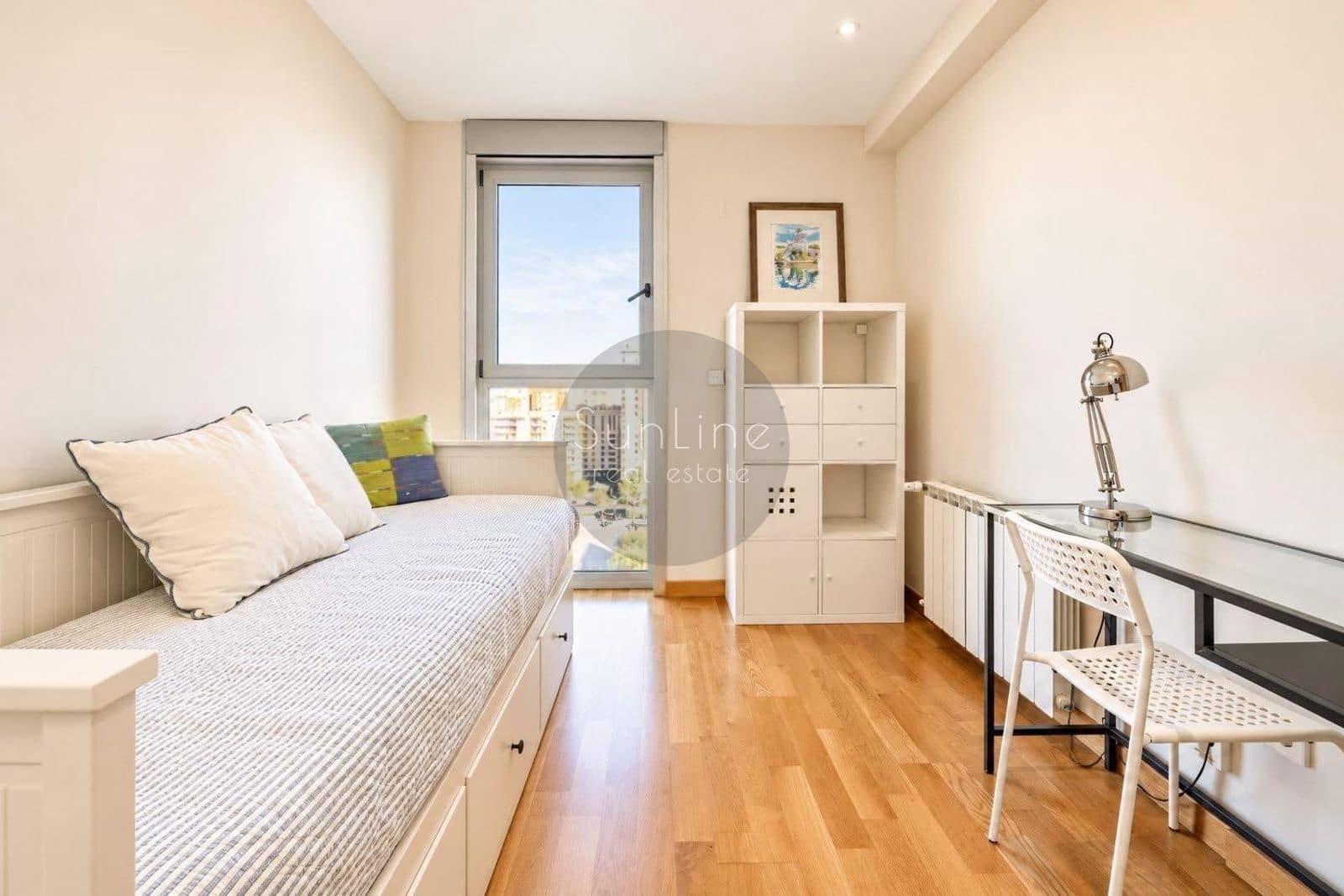 2 quarto Apartamento para arrendar em Valencia cidade com piscina garagem - 1 950 € (Ref: 10181725)