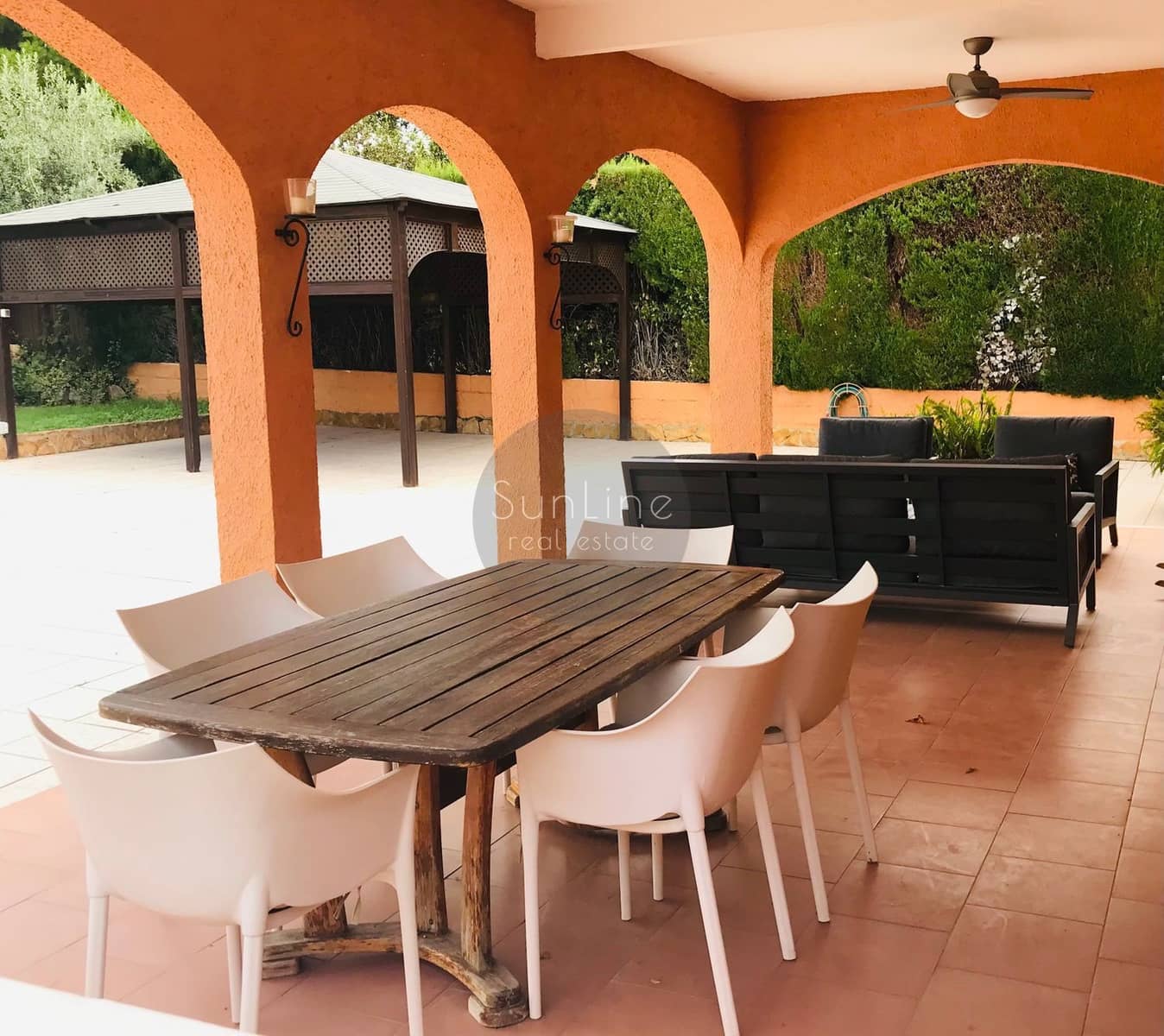 Villa/Maison de 4 chambres à louer à Riba-roja de Turia avec piscine garage - 2 500 € (Ref: 10183722)