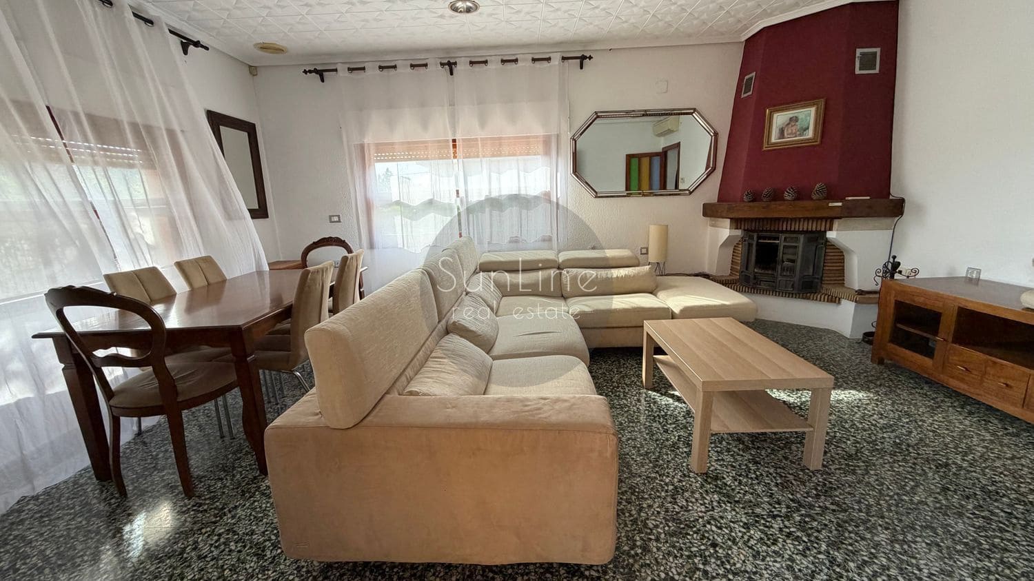Villa/Maison de 4 chambres à louer à Riba-roja de Turia avec piscine garage - 2 500 € (Ref: 10183722)