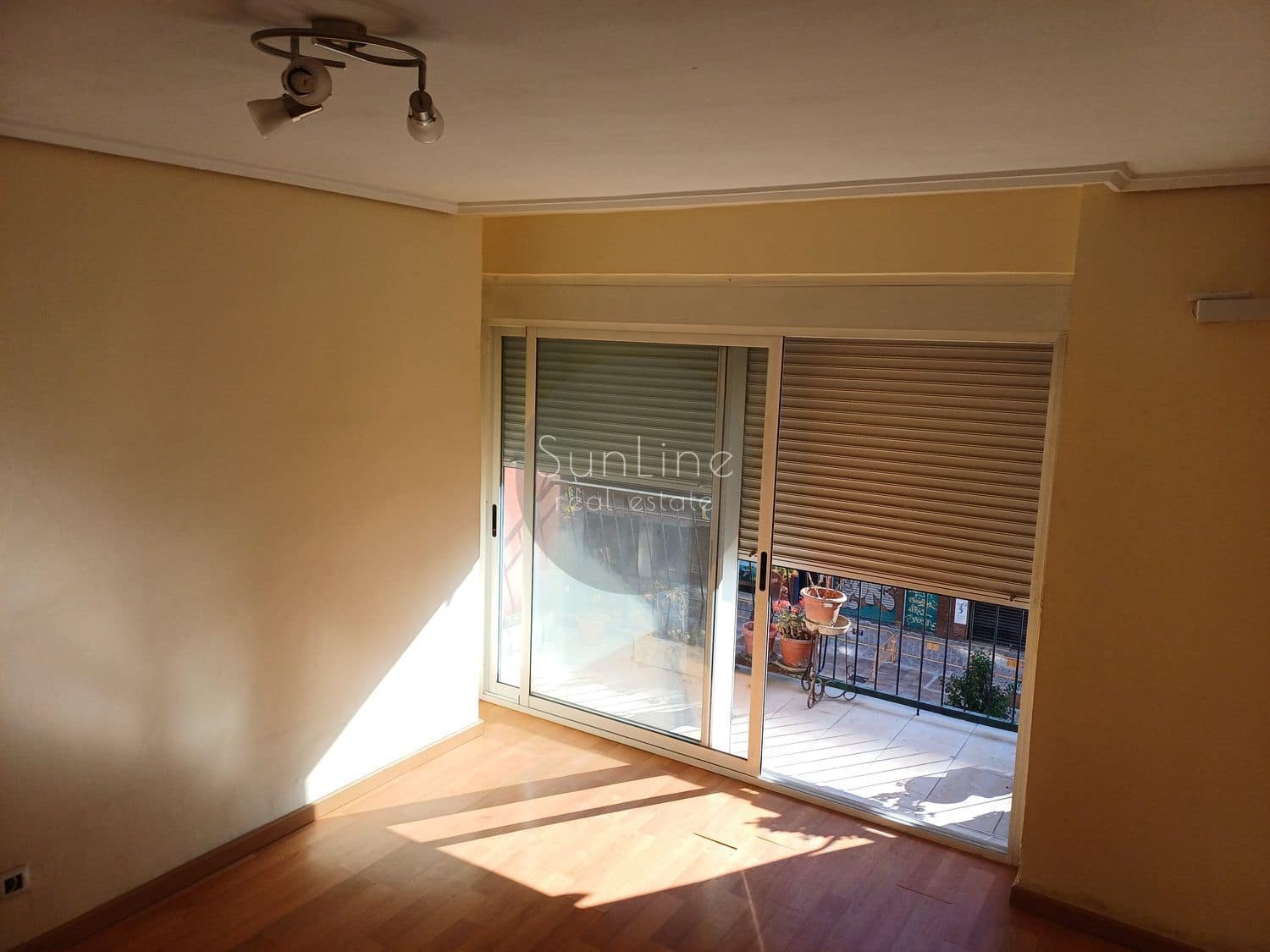 Piso de 3 habitaciones en València ciudad en venta - 295.000 € (Ref: 10186132)