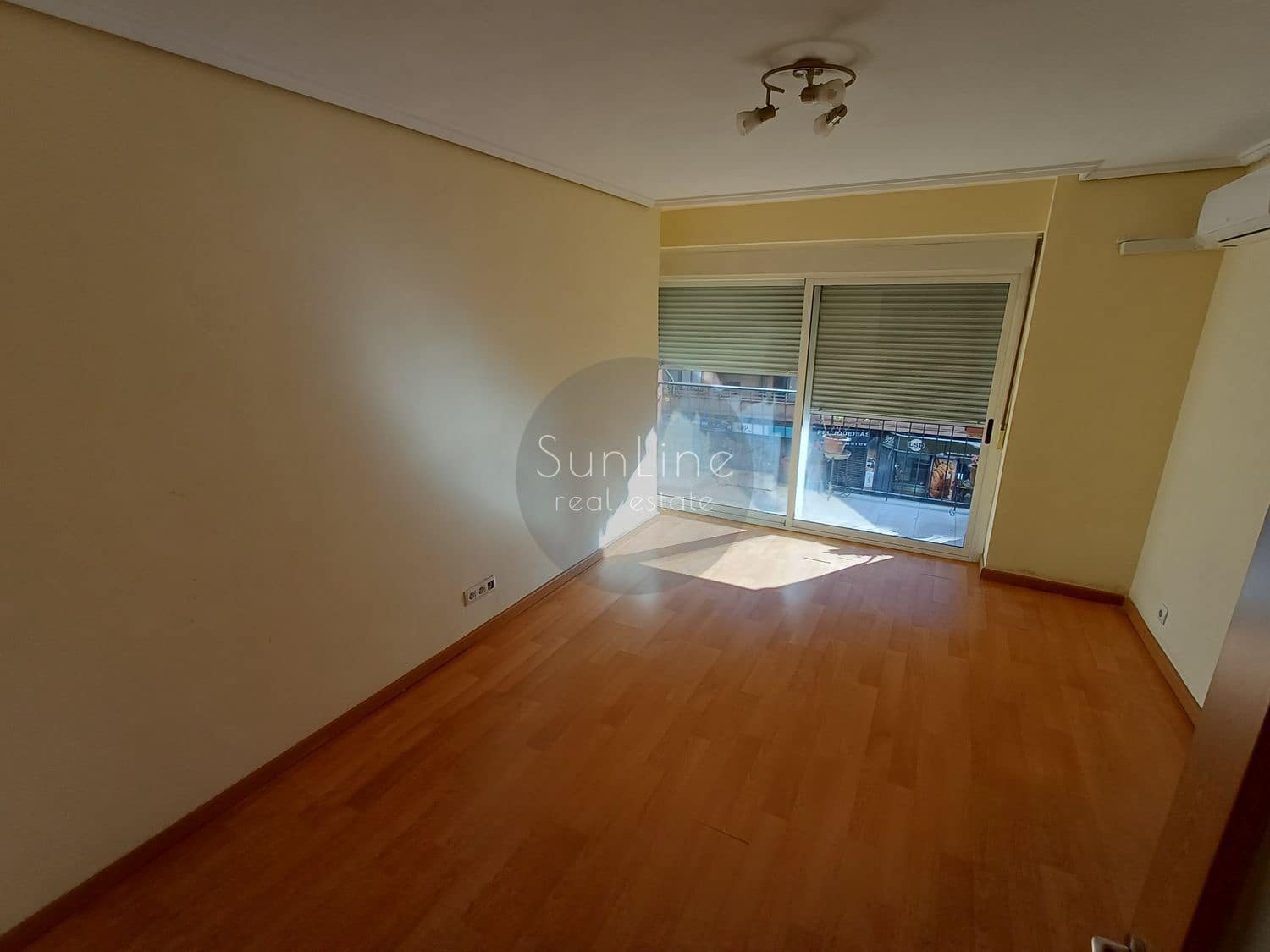 Piso de 3 habitaciones en València ciudad en venta - 295.000 € (Ref: 10186132)