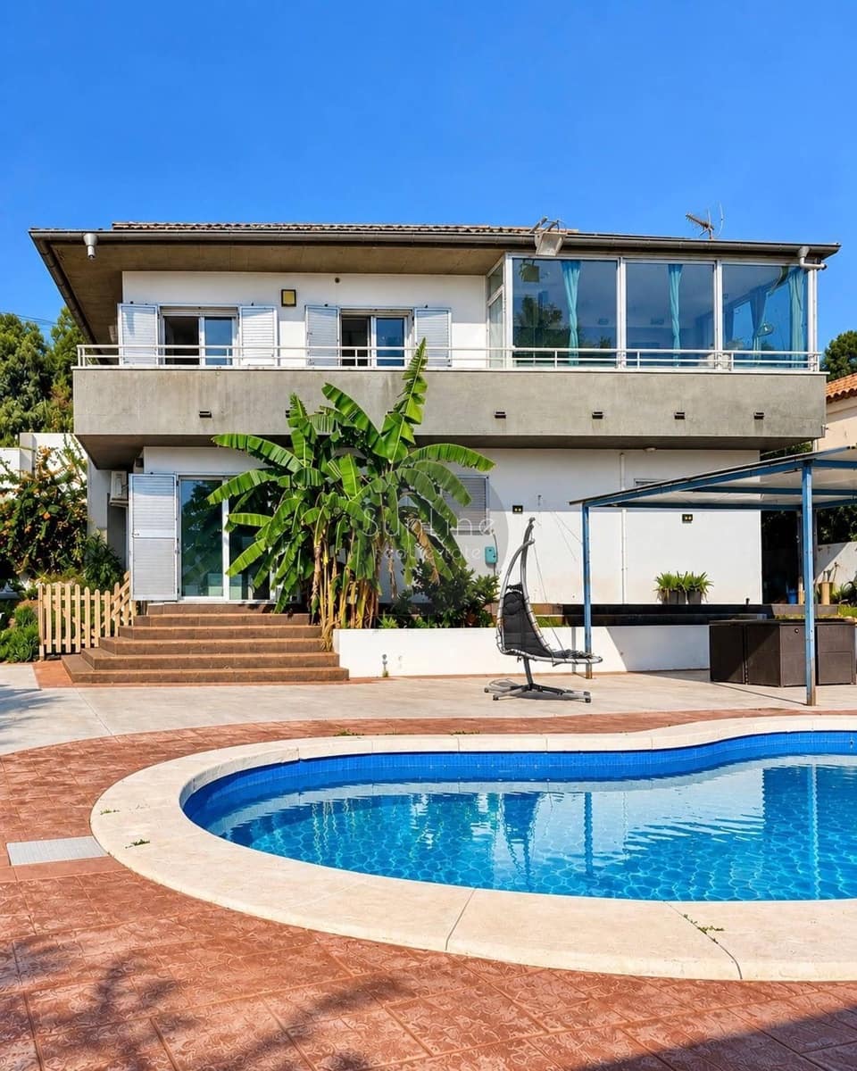 Villa/Maison de 4 chambres à louer à Torrent avec piscine garage - 2 500 € (Ref: 10186137)