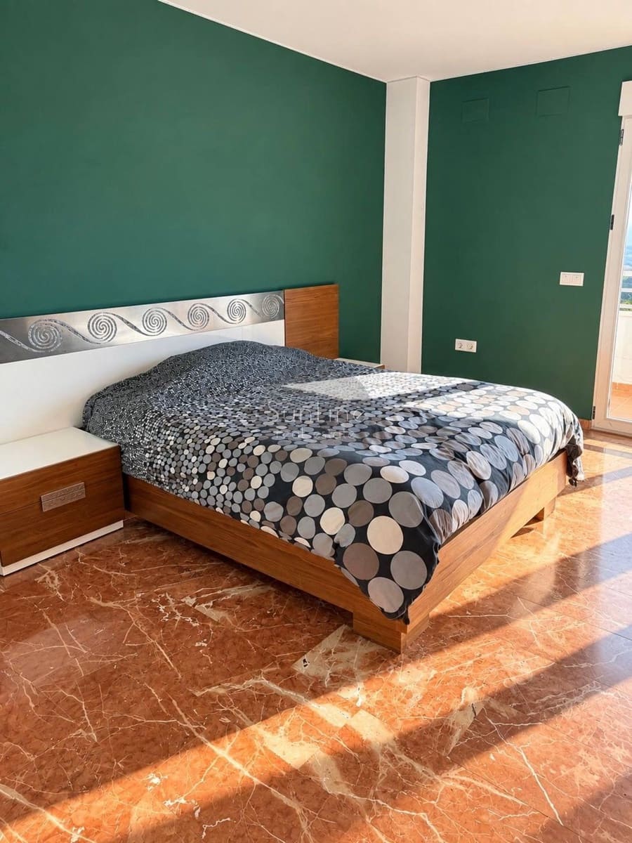 Villa/Maison de 4 chambres à louer à Torrent avec piscine garage - 2 500 € (Ref: 10186137)