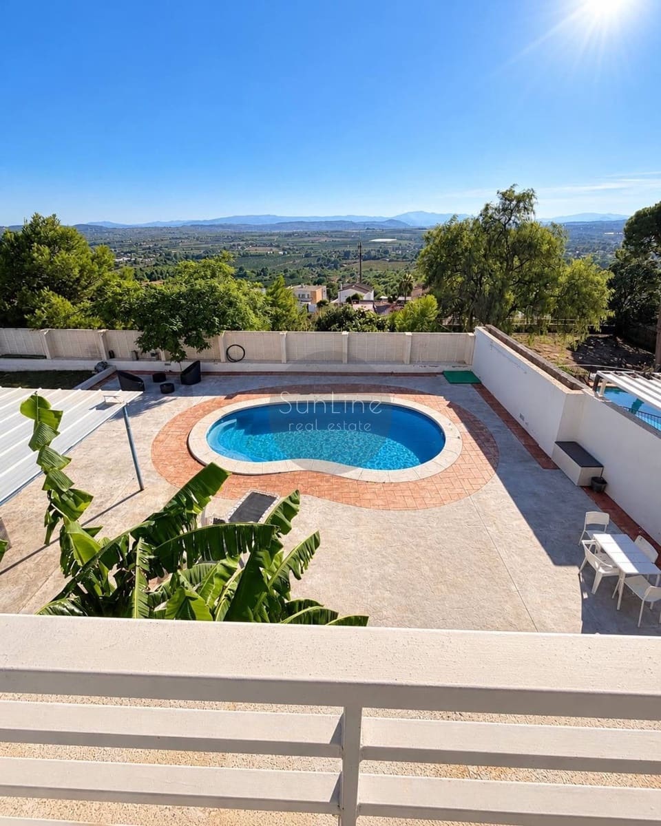Villa/Maison de 4 chambres à louer à Torrent avec piscine garage - 2 500 € (Ref: 10186137)