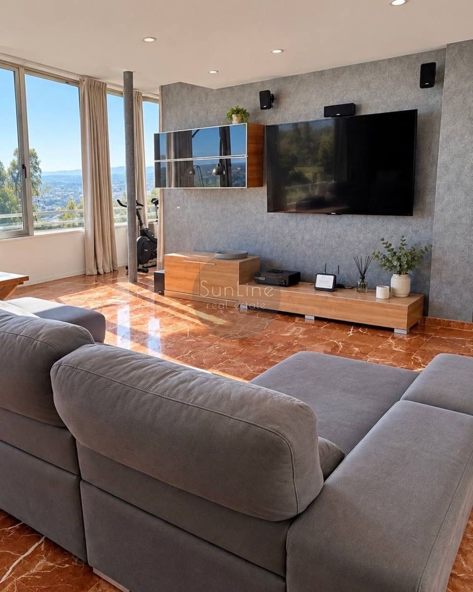 Villa/Maison de 4 chambres à louer à Torrent avec piscine garage - 2 500 € (Ref: 10186137)