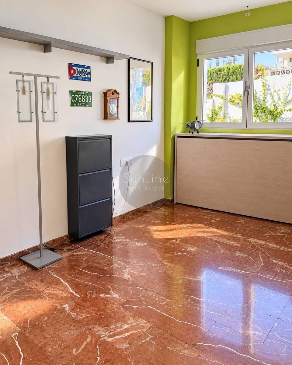 Villa/Maison de 4 chambres à louer à Torrent avec piscine garage - 2 500 € (Ref: 10186137)