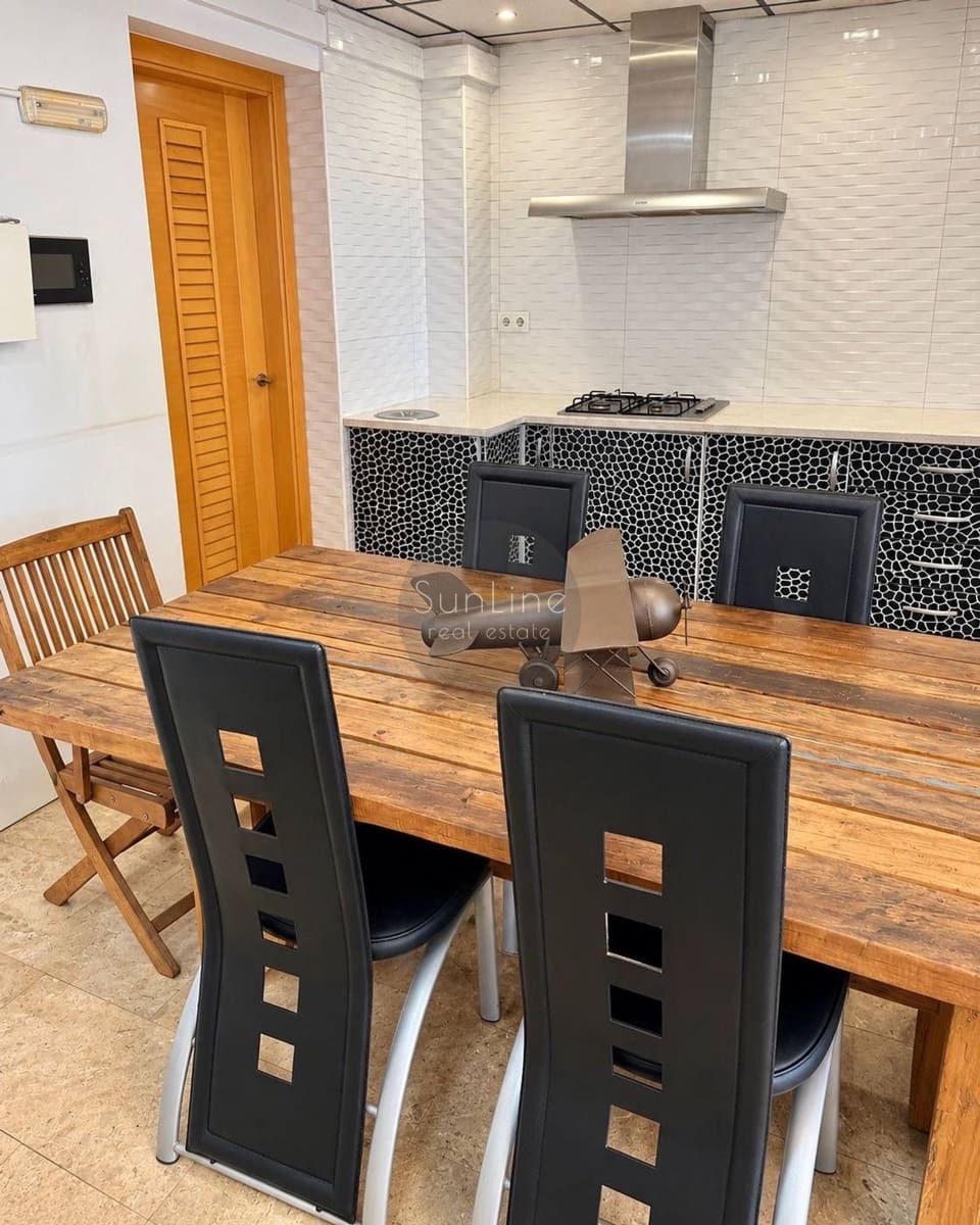 Villa/Maison de 4 chambres à louer à Torrent avec piscine garage - 2 500 € (Ref: 10186137)