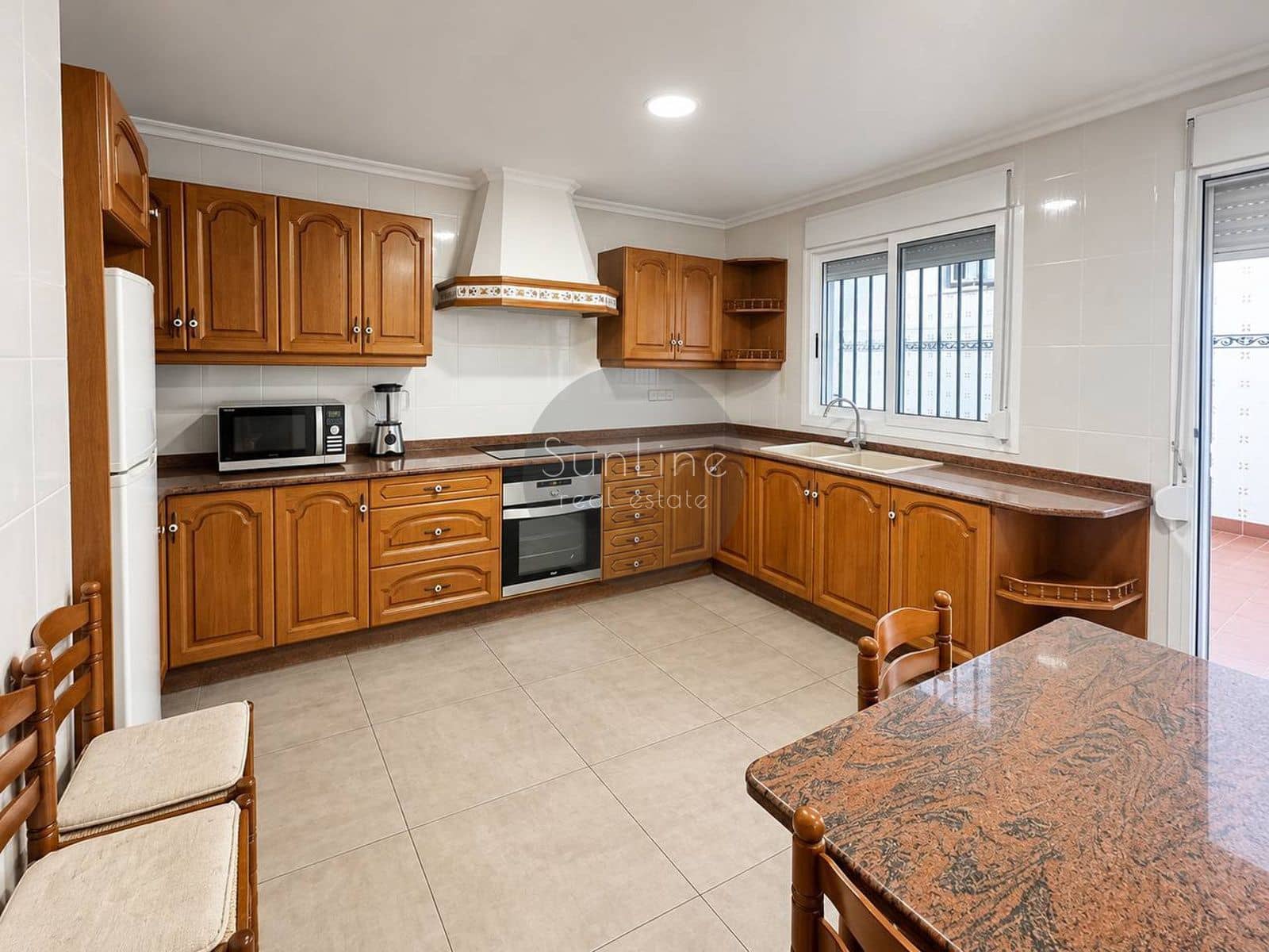 3 soverom Villa til salgs i La Pobla de Vallbona - € 990 000 (Ref: 10186154)