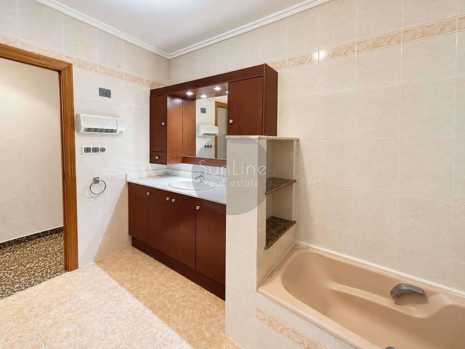 3 soverom Villa til salgs i La Pobla de Vallbona - € 990 000 (Ref: 10186154)