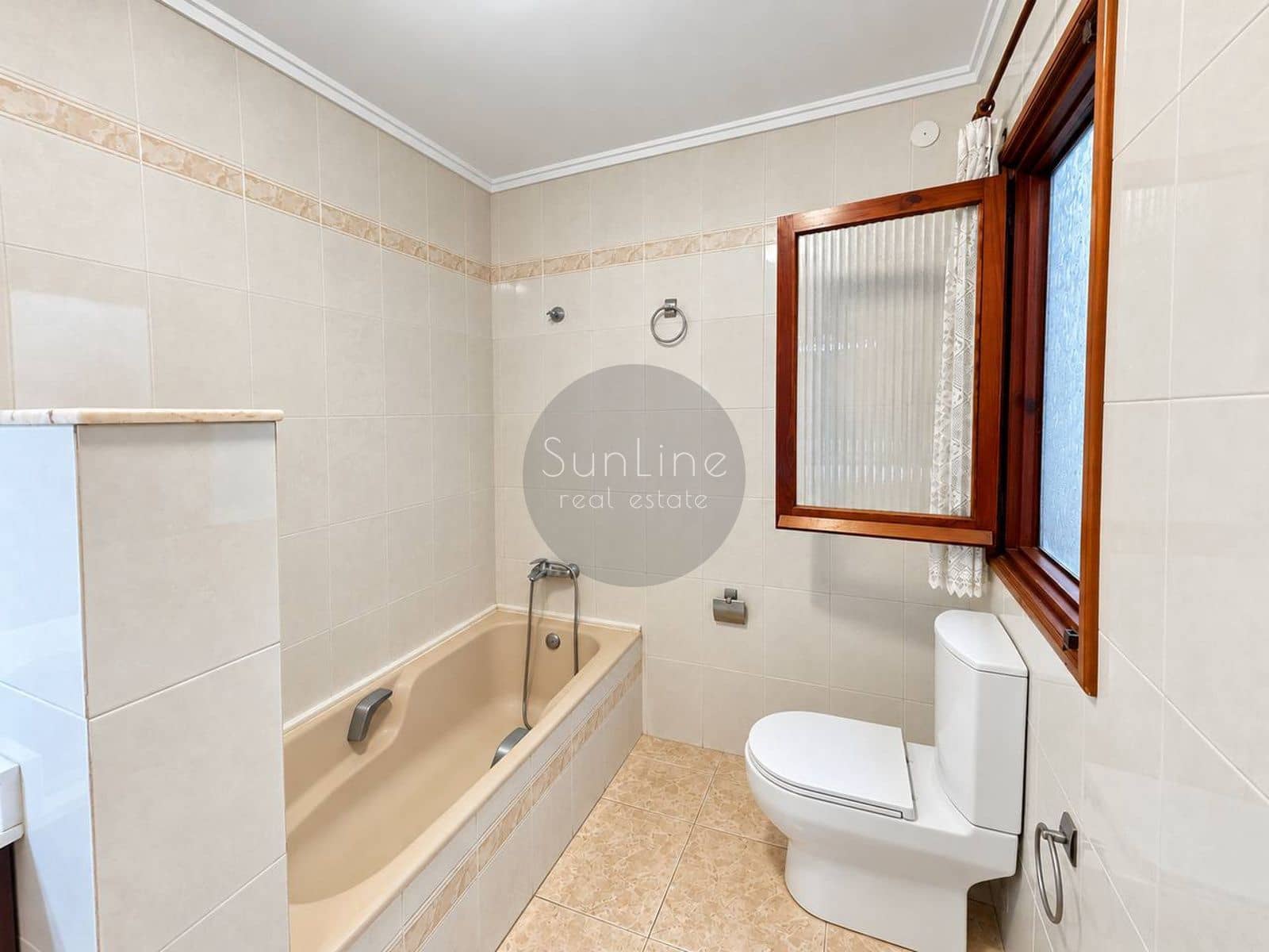 3 soverom Villa til salgs i La Pobla de Vallbona - € 990 000 (Ref: 10186154)