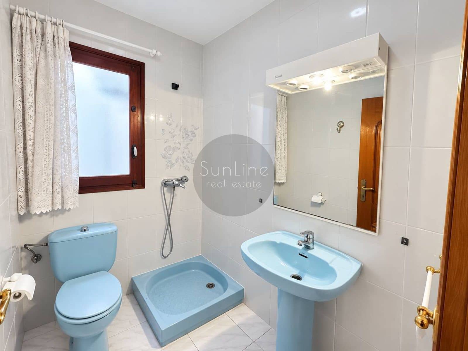 3 soverom Villa til salgs i La Pobla de Vallbona - € 990 000 (Ref: 10186154)