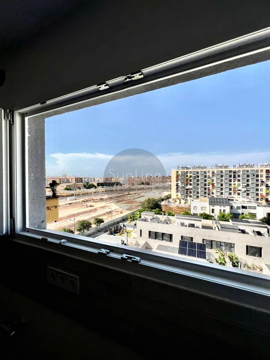 4 slaapkamer Flat te koop in Valencia stad met garage - € 405.000 (Ref: 10186159)