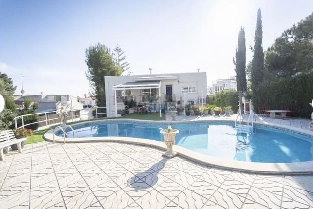 8 chambre Maison de Ville à vendre à El Vendrell avec piscine garage - 1 050 000 € (Ref: 9847788)