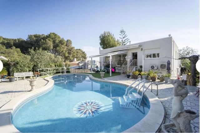 8 chambre Maison de Ville à vendre à El Vendrell avec piscine garage - 1 050 000 € (Ref: 9847788)