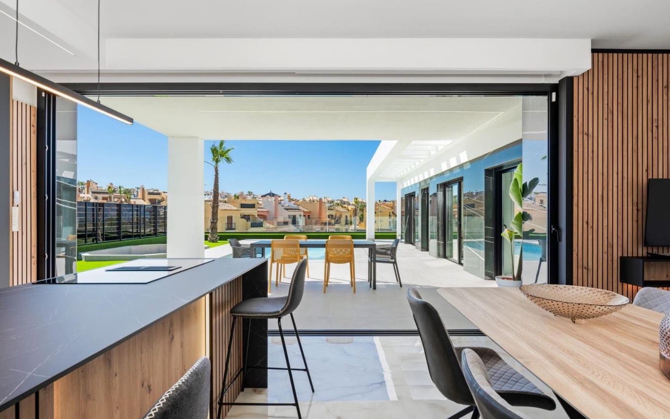 3 slaapkamer Villa te koop in Algorfa met zwembad garage - € 670.000 (Ref: 9968410)