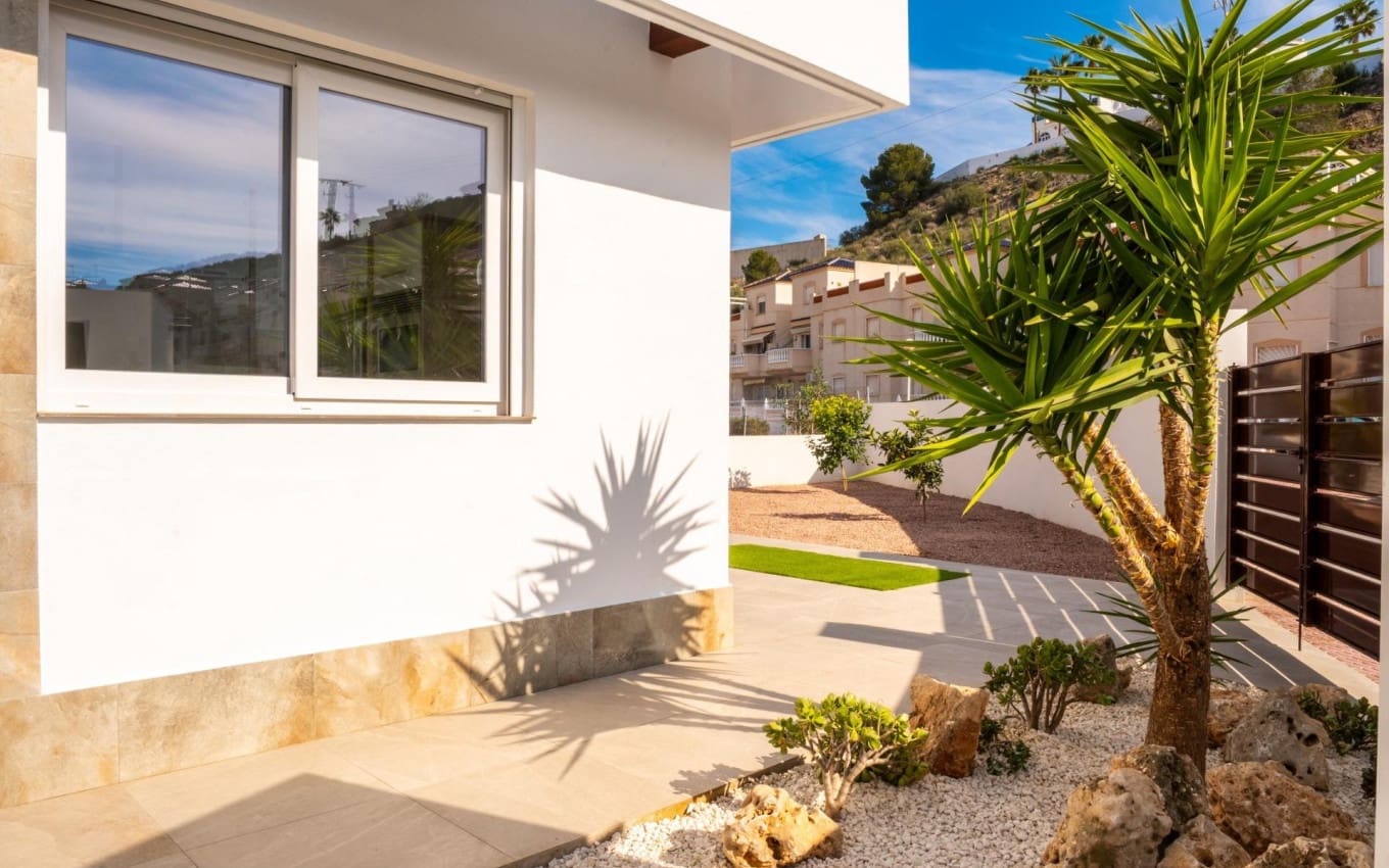 3 soverom Villa til salgs i Ciudad Quesada med svømmebasseng garasje - € 598 000 (Ref: 9968415)