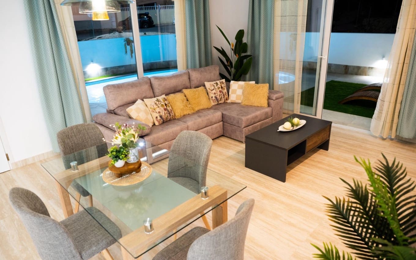 3 soverom Villa til salgs i Ciudad Quesada med svømmebasseng garasje - € 598 000 (Ref: 9968415)