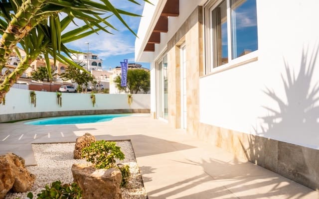 3 soverom Villa til salgs i Ciudad Quesada, Rojales med svømmebasseng garasje - € 598 000 (Ref: 9968415)