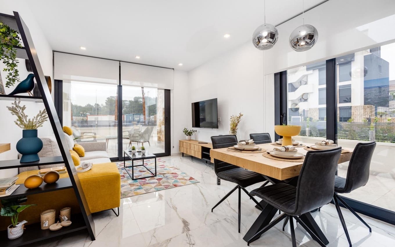 3 soverom Villa til salgs i Ciudad Quesada med svømmebasseng garasje - € 588 000 (Ref: 9968416)