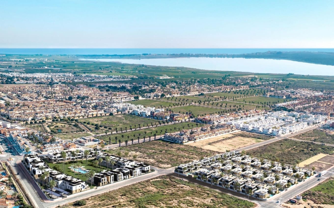 3 soverom Villa til salgs i Ciudad Quesada med svømmebasseng garasje - € 588 000 (Ref: 9968416)