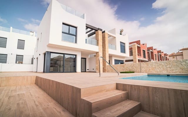 4 camera da letto Villa in vendita in Punta Prima, Orihuela con piscina garage - 699.900 € (Rif: 9968423)