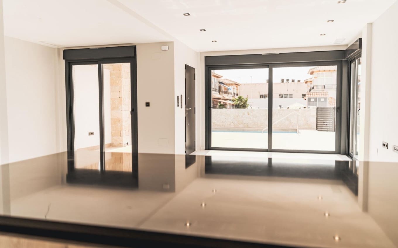 4 camera da letto Villa in vendita in Orihuela Costa con piscina garage - 699.900 € (Rif: 9968423)