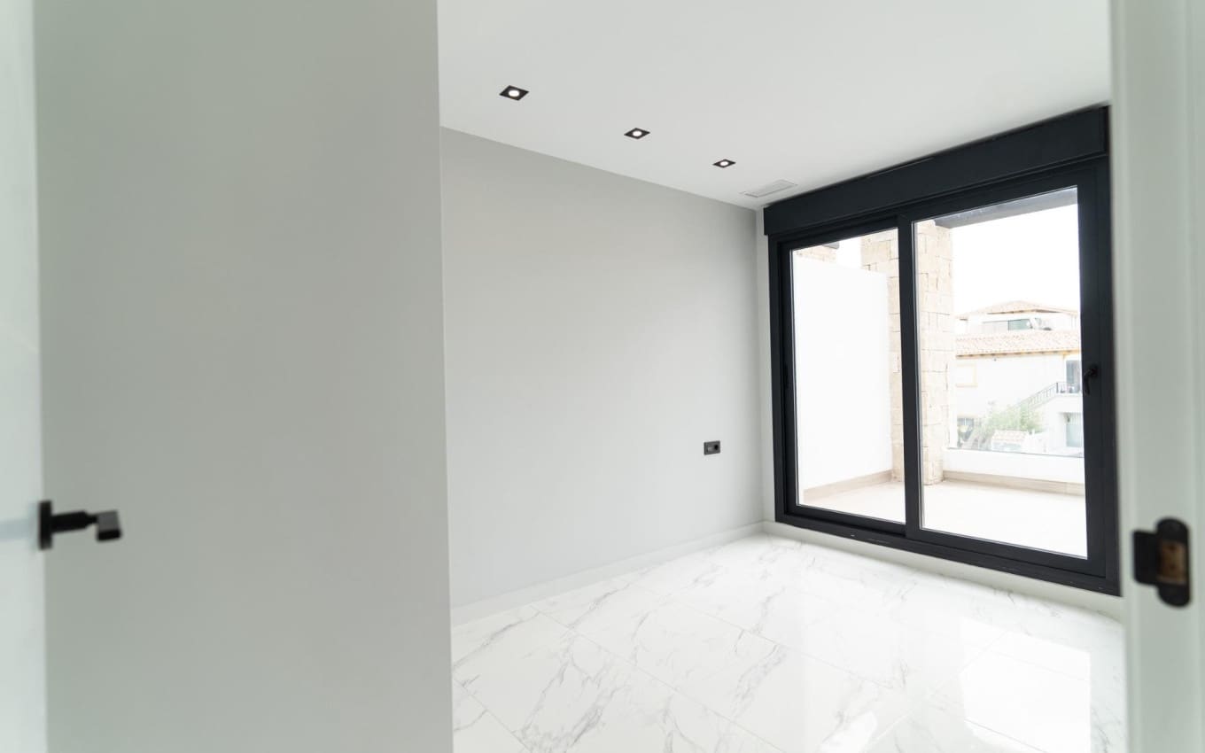 4 camera da letto Villa in vendita in Orihuela Costa con piscina garage - 699.900 € (Rif: 9968423)