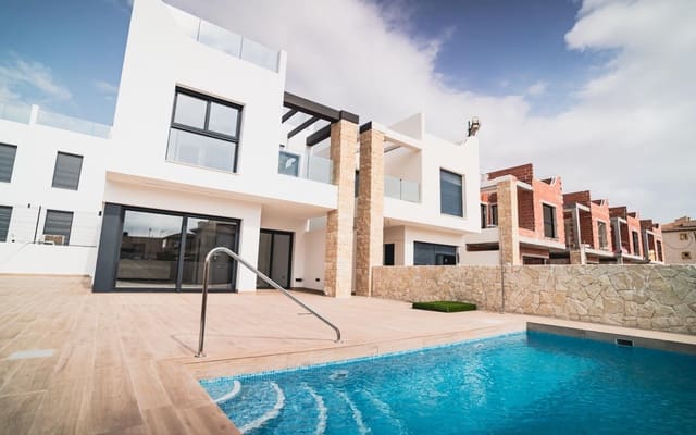4 camera da letto Villa in vendita in Punta Prima, Orihuela con piscina garage - 699.900 € (Rif: 9968423)
