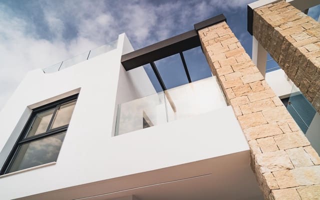 4 camera da letto Villa in vendita in Punta Prima, Orihuela con piscina garage - 699.900 € (Rif: 9968423)