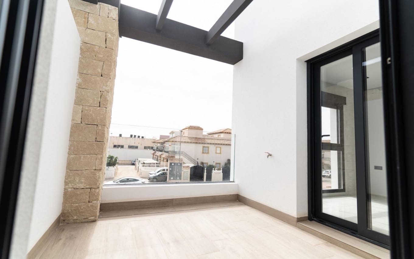 4 camera da letto Villa in vendita in Orihuela Costa con piscina garage - 699.900 € (Rif: 9968423)