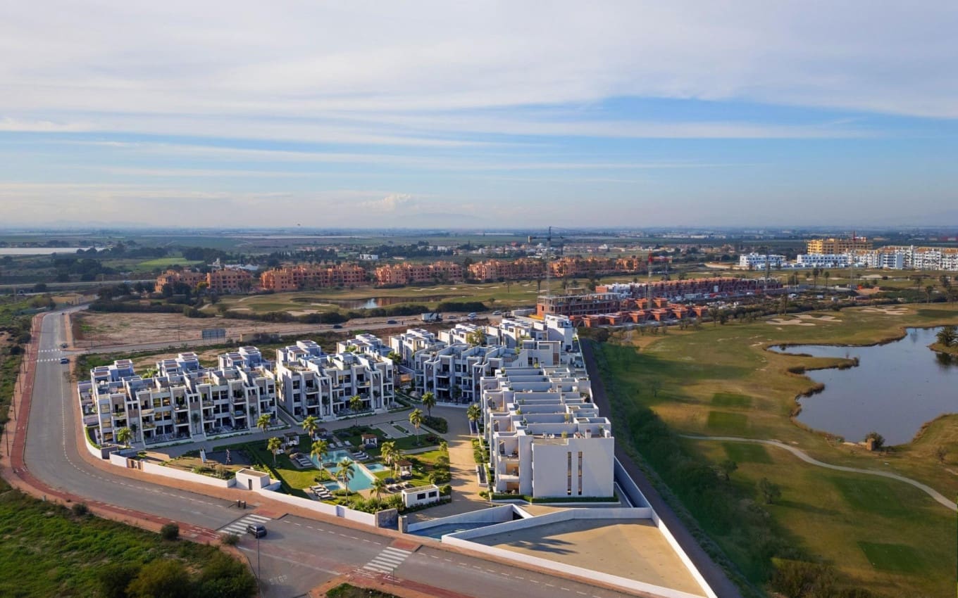 3 slaapkamer Halfvrijstaande villa te koop in Los Alcazares met zwembad garage - € 469.000 (Ref: 9968428)