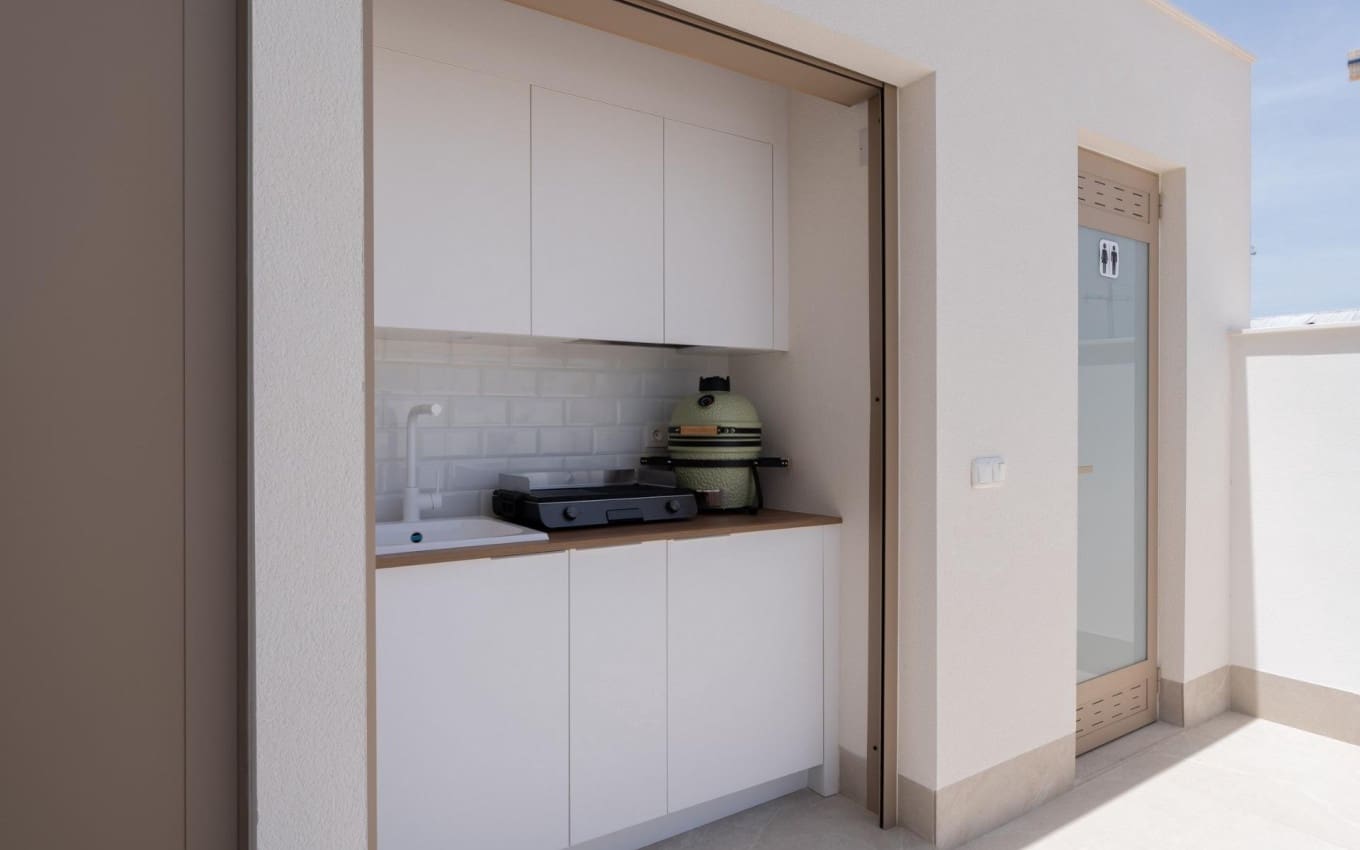 3 slaapkamer Halfvrijstaande villa te koop in Los Alcazares met zwembad garage - € 469.000 (Ref: 9968428)