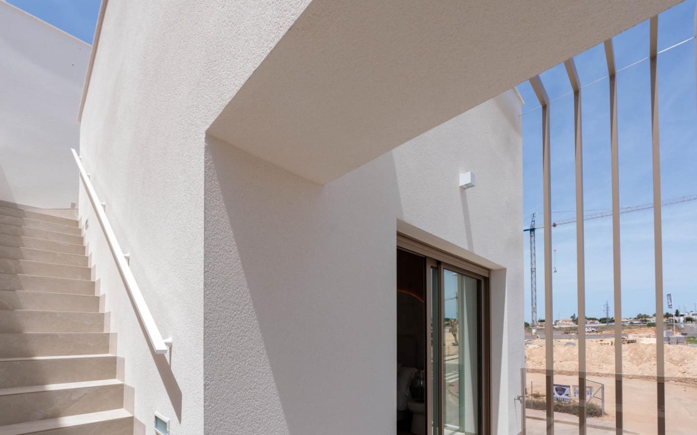 3 slaapkamer Halfvrijstaande villa te koop in Los Alcazares met zwembad garage - € 469.000 (Ref: 9968428)