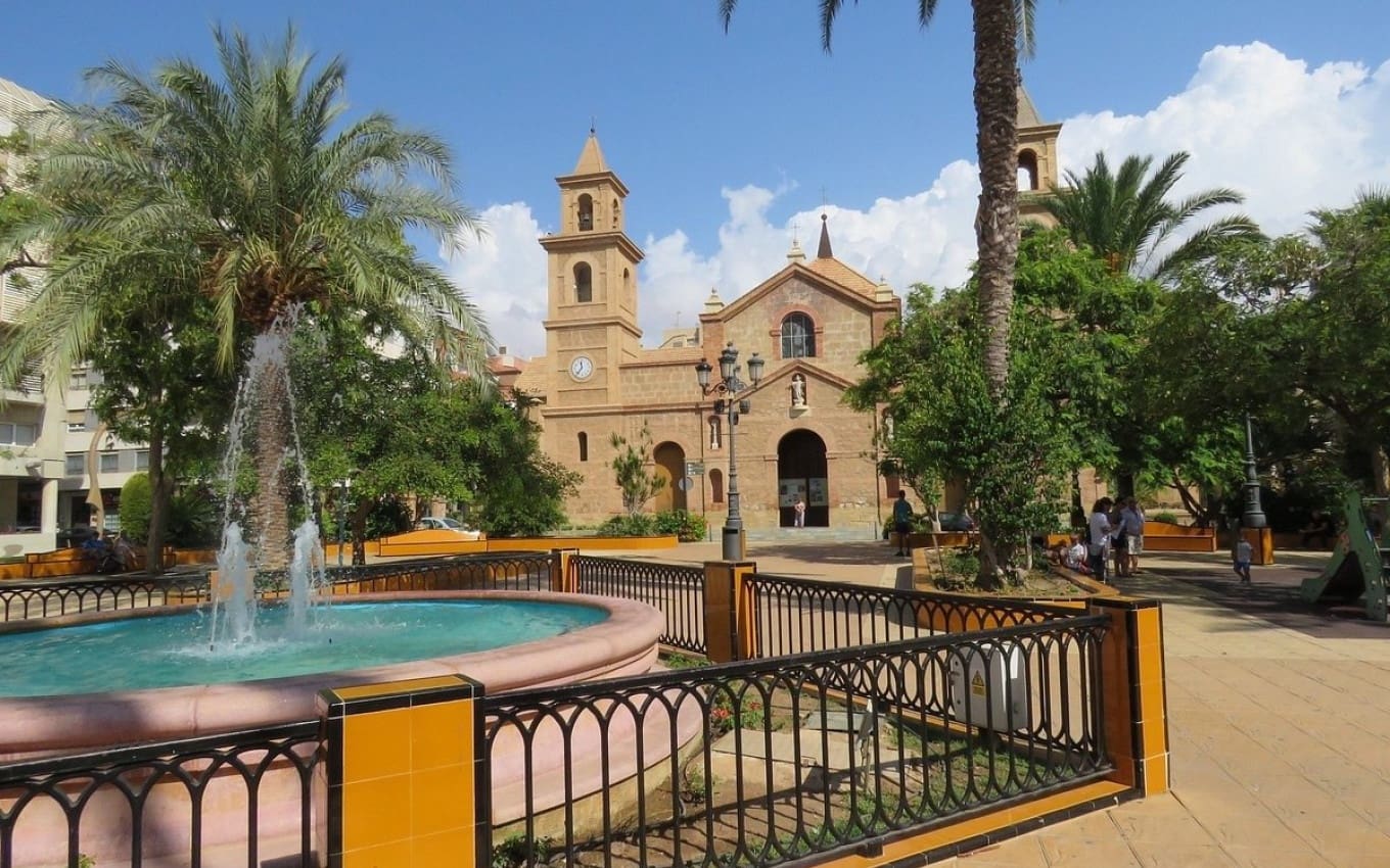 3 sovrum Villa till salu i Torrevieja med pool garage - 539 000 € (Ref: 9968429)