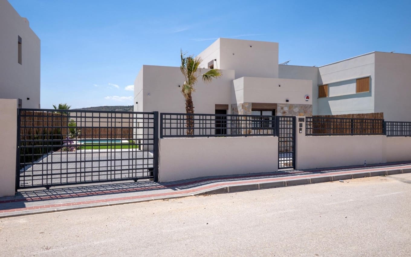 3 soverom Villa til salgs i Algorfa med svømmebasseng garasje - € 489 000 (Ref: 9968430)